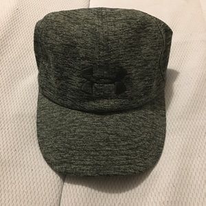 Under Armour women’s ball cap.